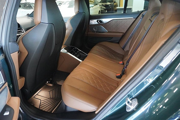 BMW M8 9 of 12