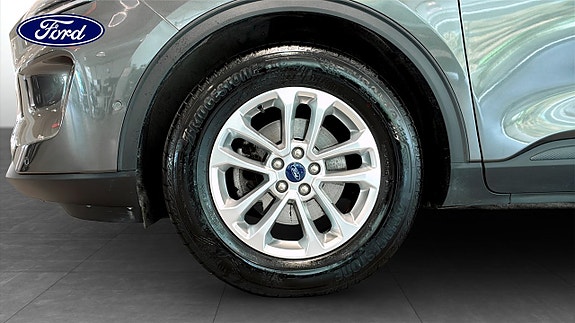 Ford Kuga 9 of 12