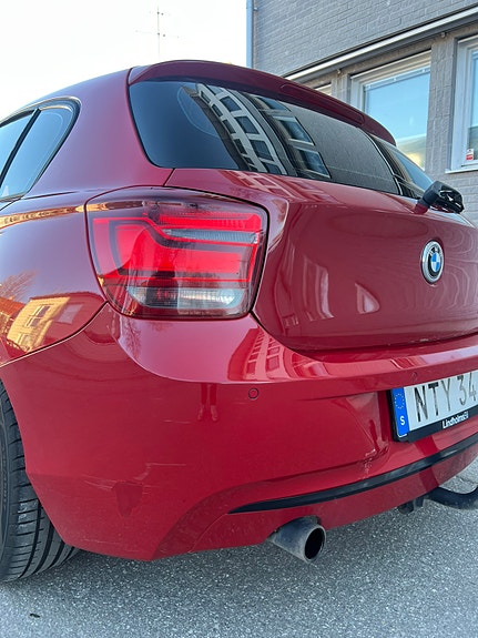 BMW 118d 4 of 5