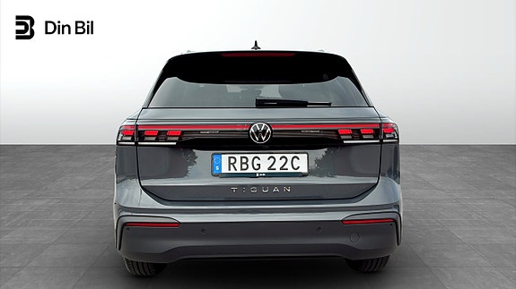 Volkswagen Tiguan 5 of 5