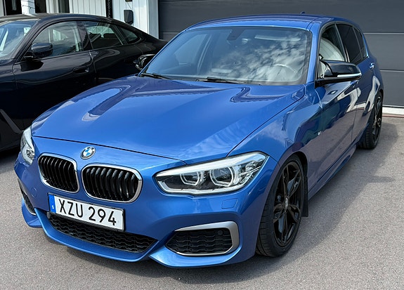 BMW M140i 3 of 5