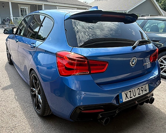 BMW M140i 4 of 5
