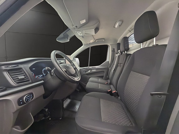 Ford Transit Custom 16 of 27