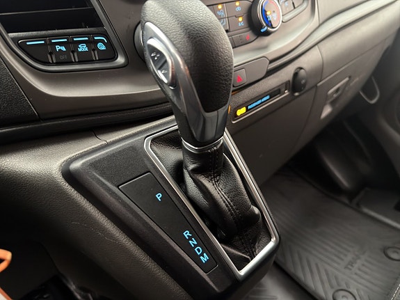 Ford Transit Custom 21 of 27