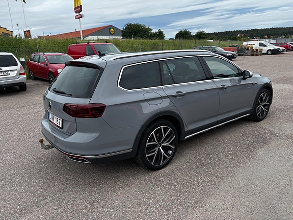 Volkswagen Passat Alltrack 4 of 5