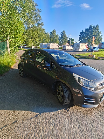 Kia Rio 4 of 5