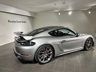 Porsche 718 Cayman GT4 2 of 5