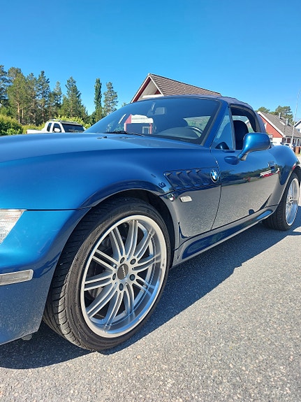BMW Z3 2 of 5
