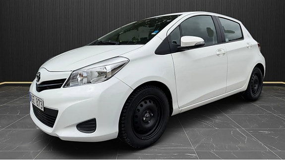 Toyota Yaris 2 of 5