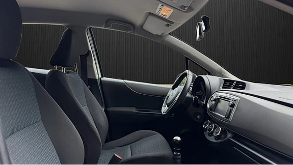 Toyota Yaris 7 of 8