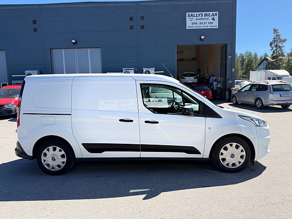 Ford Transit Connect 22 of 26