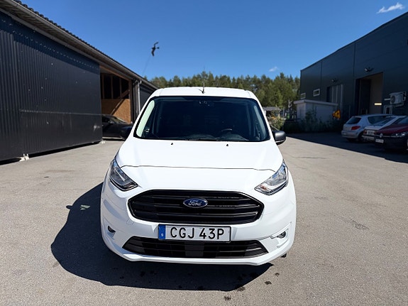 Ford Transit Connect 10 of 26