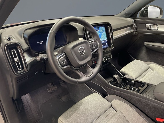 Volvo XC40 5 of 5