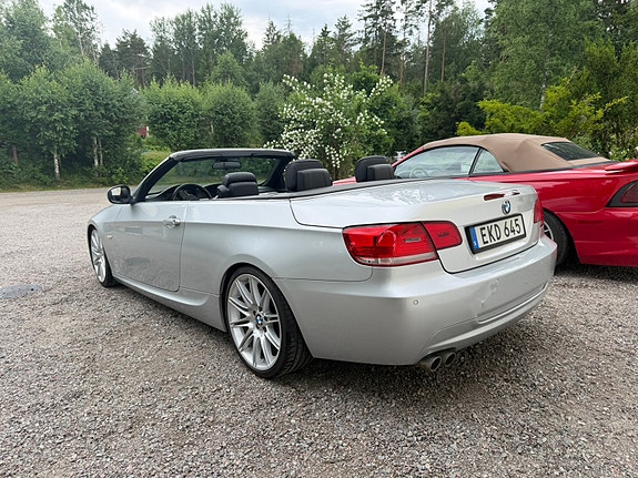 BMW 330d 4 of 5