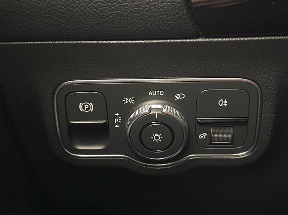 Mercedes-Benz B180 18 of 30