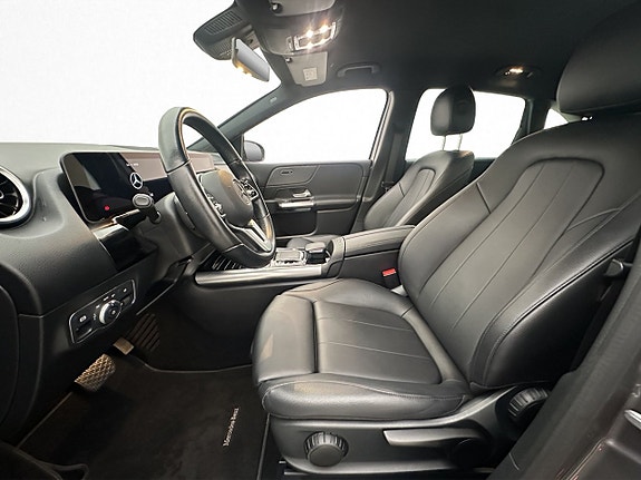 Mercedes-Benz B180 11 of 30