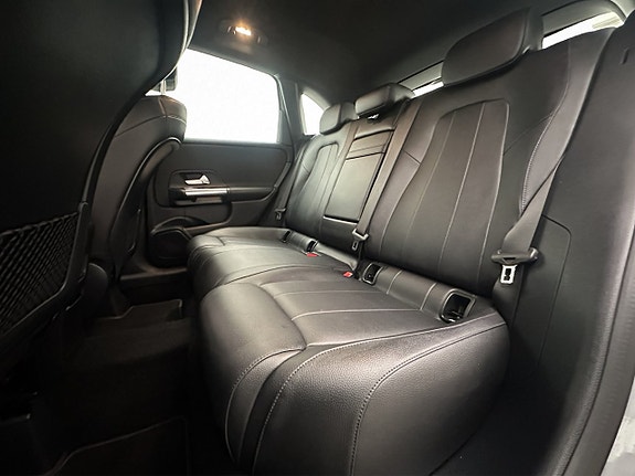 Mercedes-Benz B180 16 of 30