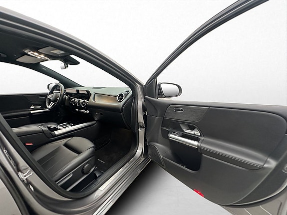 Mercedes-Benz B180 15 of 30