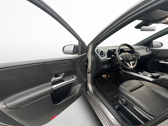 Mercedes-Benz B180 10 of 30