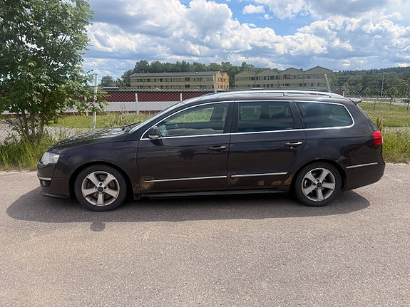 Volkswagen Passat 3 of 5