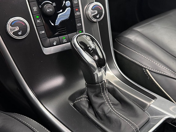 Volvo XC60 15 of 27