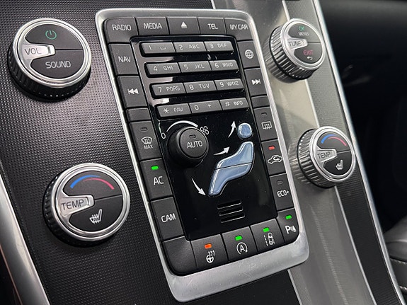 Volvo XC60 16 of 27
