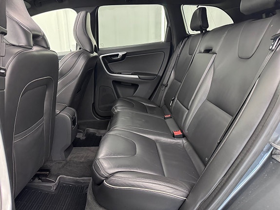 Volvo XC60 11 of 27