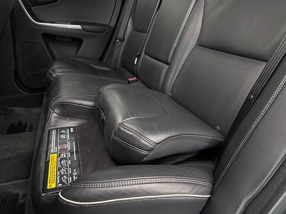 Volvo XC60 23 of 27