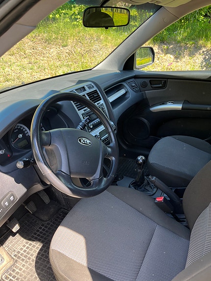 Kia Sportage 3 of 9