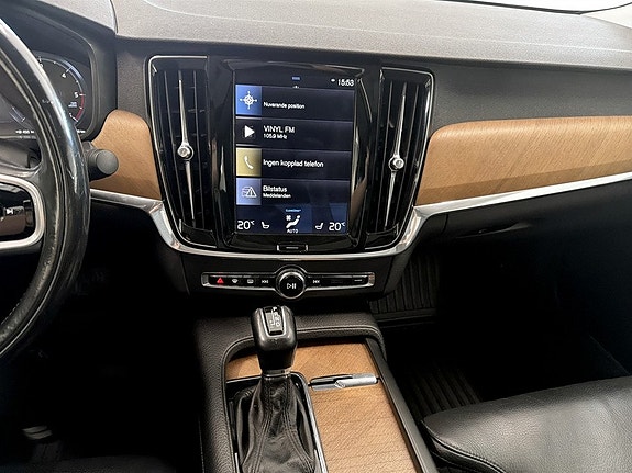 Volvo S90 10 of 16