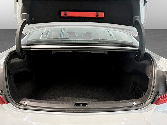 Volvo S90 16 of 16