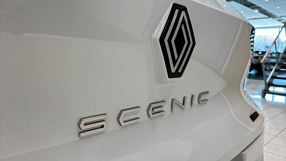 Renault Scenic E-Tech 25 of 25