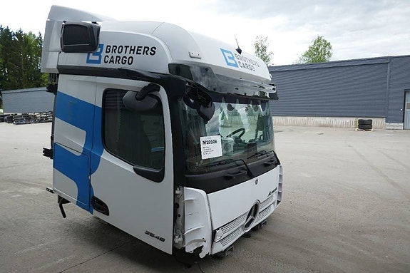 Mercedes-Benz Actros 2 of 4