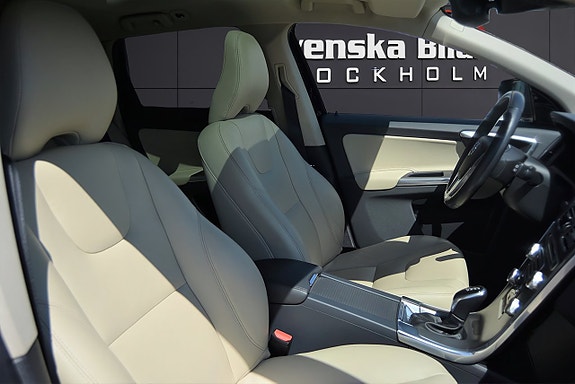 Volvo XC60 10 of 14