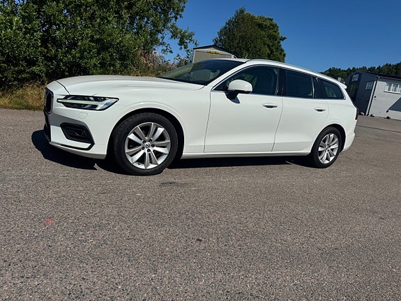 Volvo V60 2 of 5