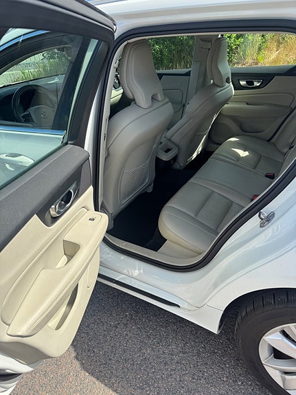Volvo V60 11 of 13