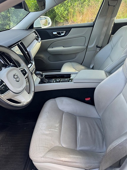 Volvo V60 8 of 13