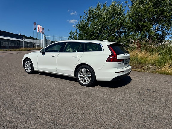 Volvo V60 3 of 5