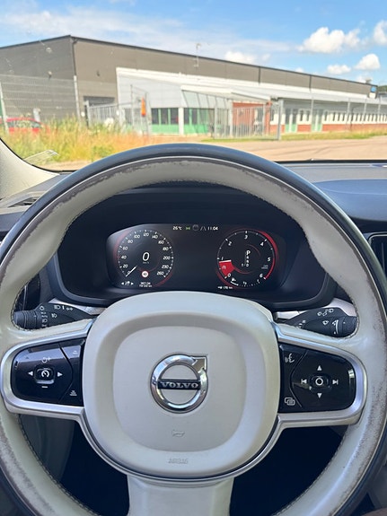 Volvo V60 9 of 13