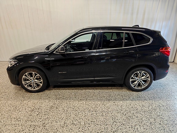 BMW X1 2 of 5