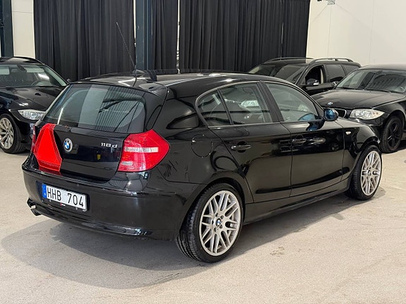 BMW 118d 3 of 6