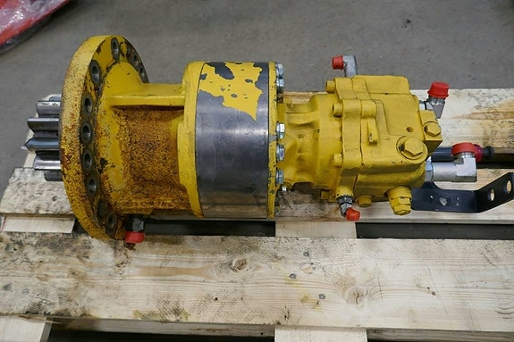 Komatsu pw 148 2 of 3