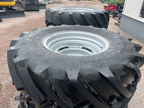 Michelin 650/85-38 4 of 7