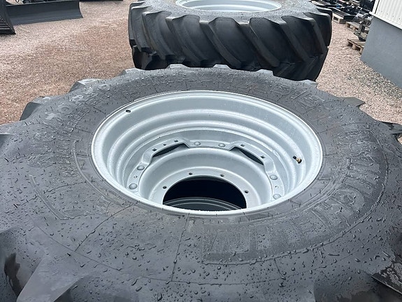 Michelin 650/85-38 5 of 7