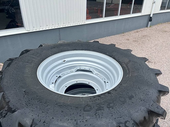 Michelin 650/85-38 3 of 7