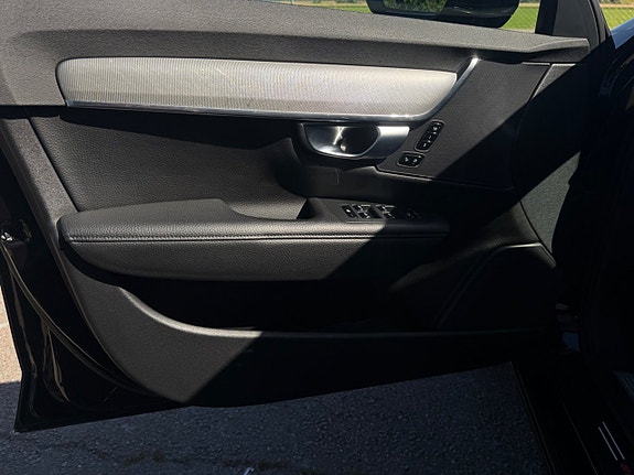 Volvo S90 16 of 24