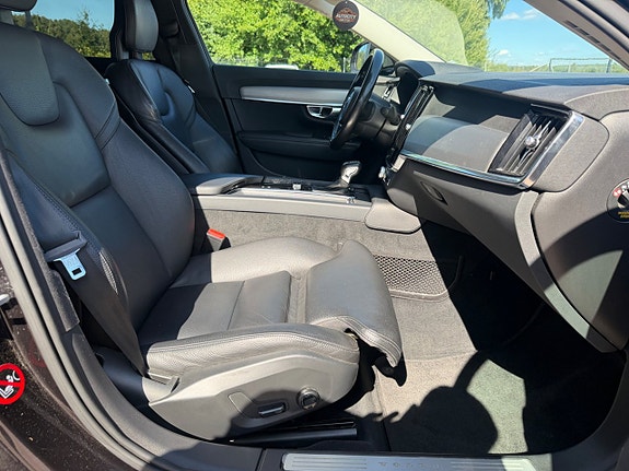Volvo S90 22 of 24
