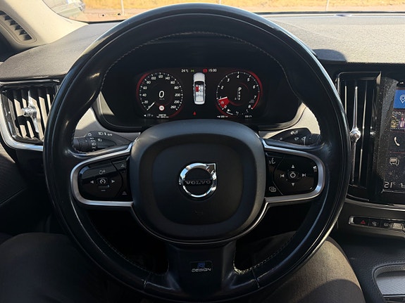 Volvo S90 18 of 24