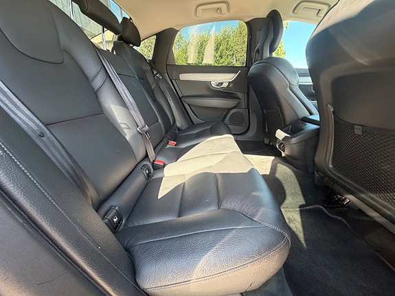 Volvo S90 15 of 24