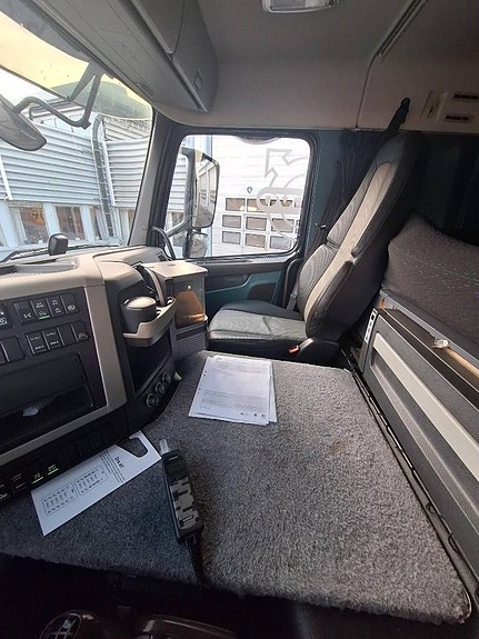 Volvo FM  6x2 10 of 13